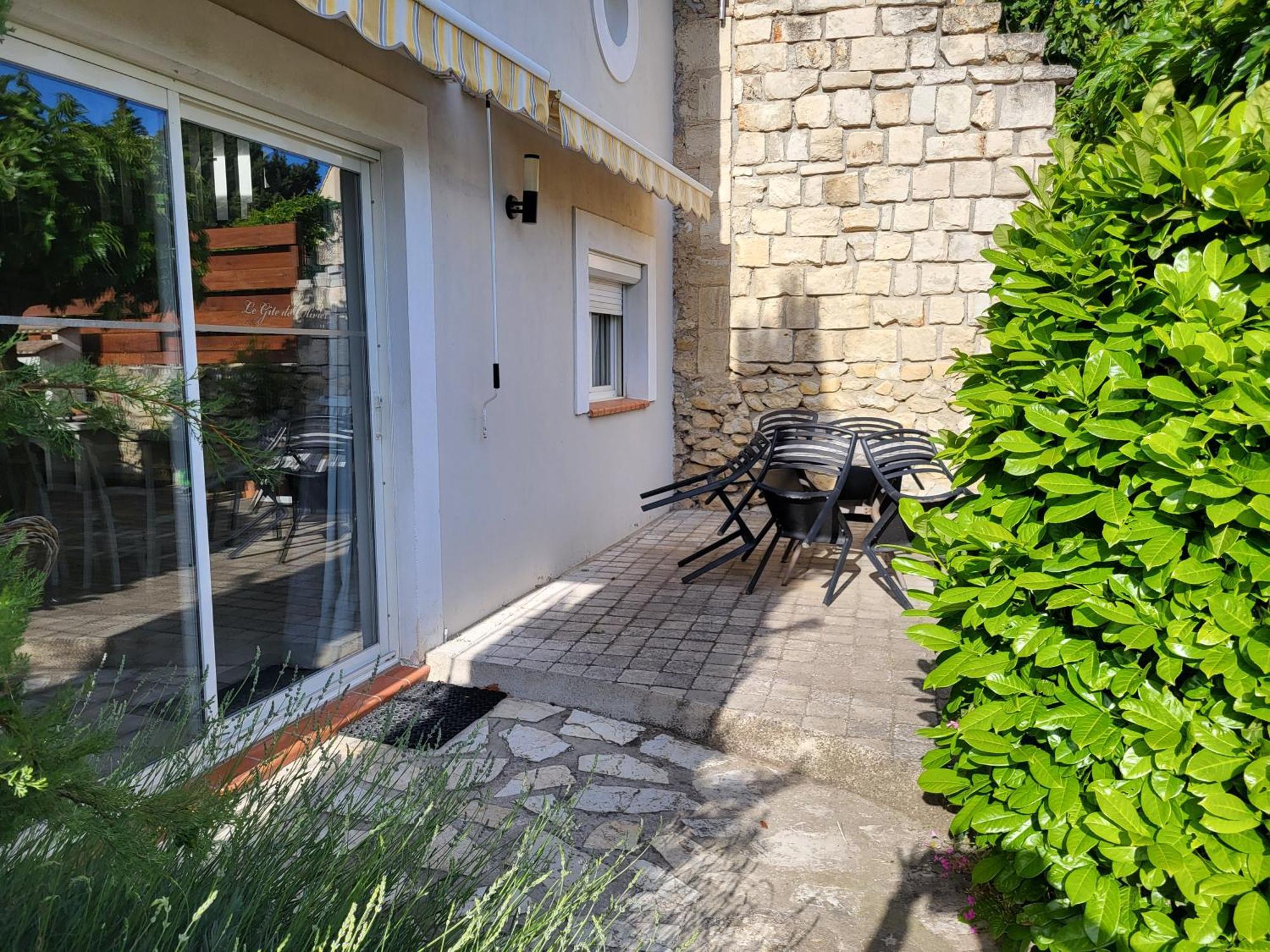 Le Gite De Lolivier En Provence Aramon Exterior foto